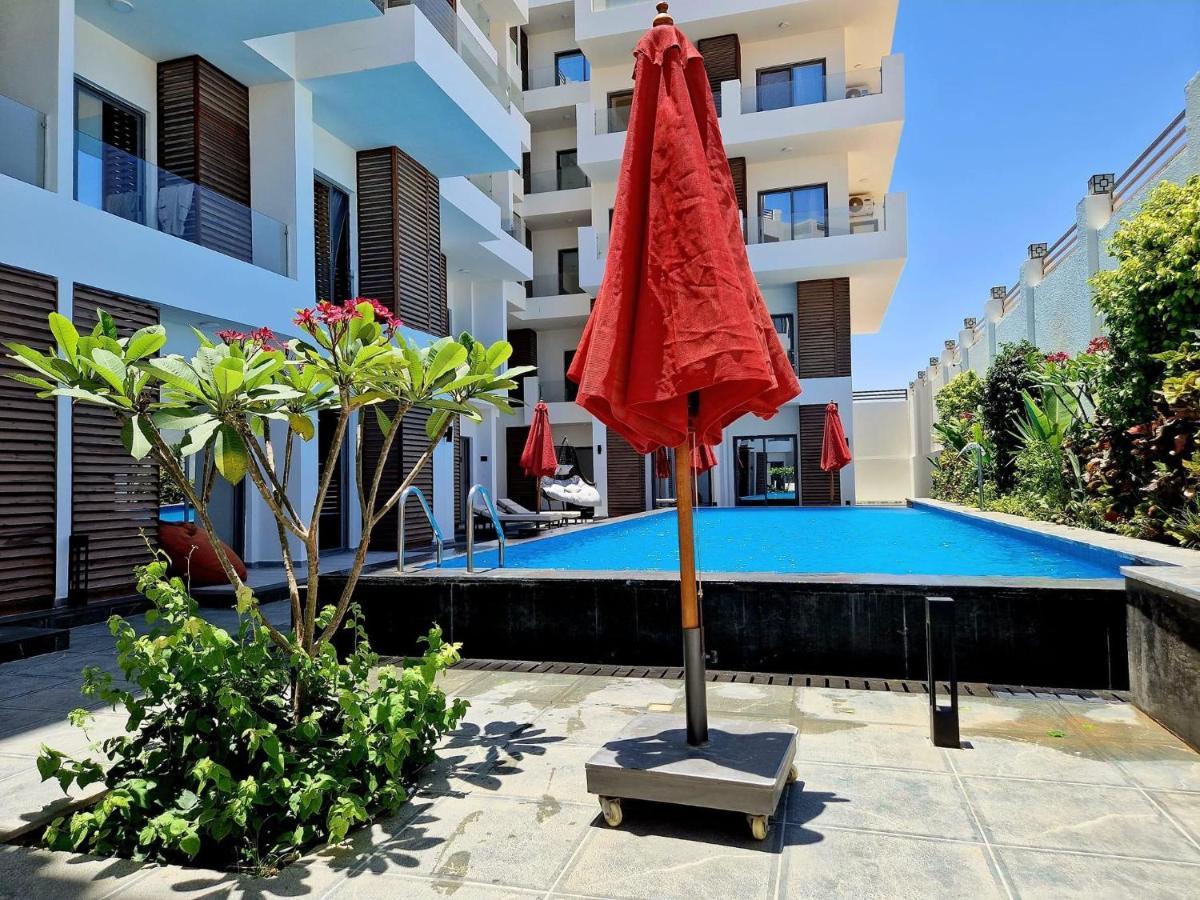 Sanctuary Sunlit Hurghada Haven With 4 Pools, Rooftop Sunsets & Gourmet Bites Steps Away Buitenkant foto
