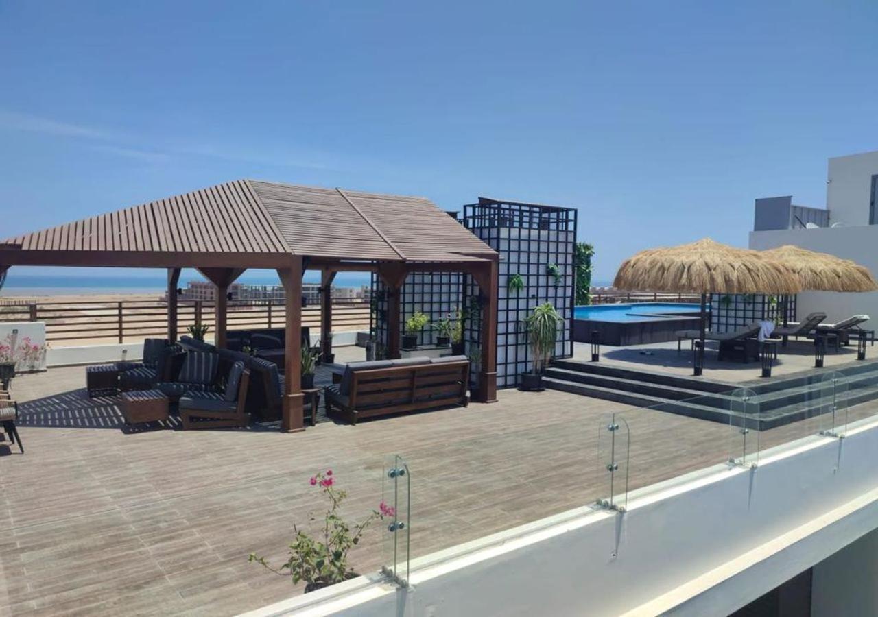 Sanctuary Sunlit Hurghada Haven With 4 Pools, Rooftop Sunsets & Gourmet Bites Steps Away Buitenkant foto