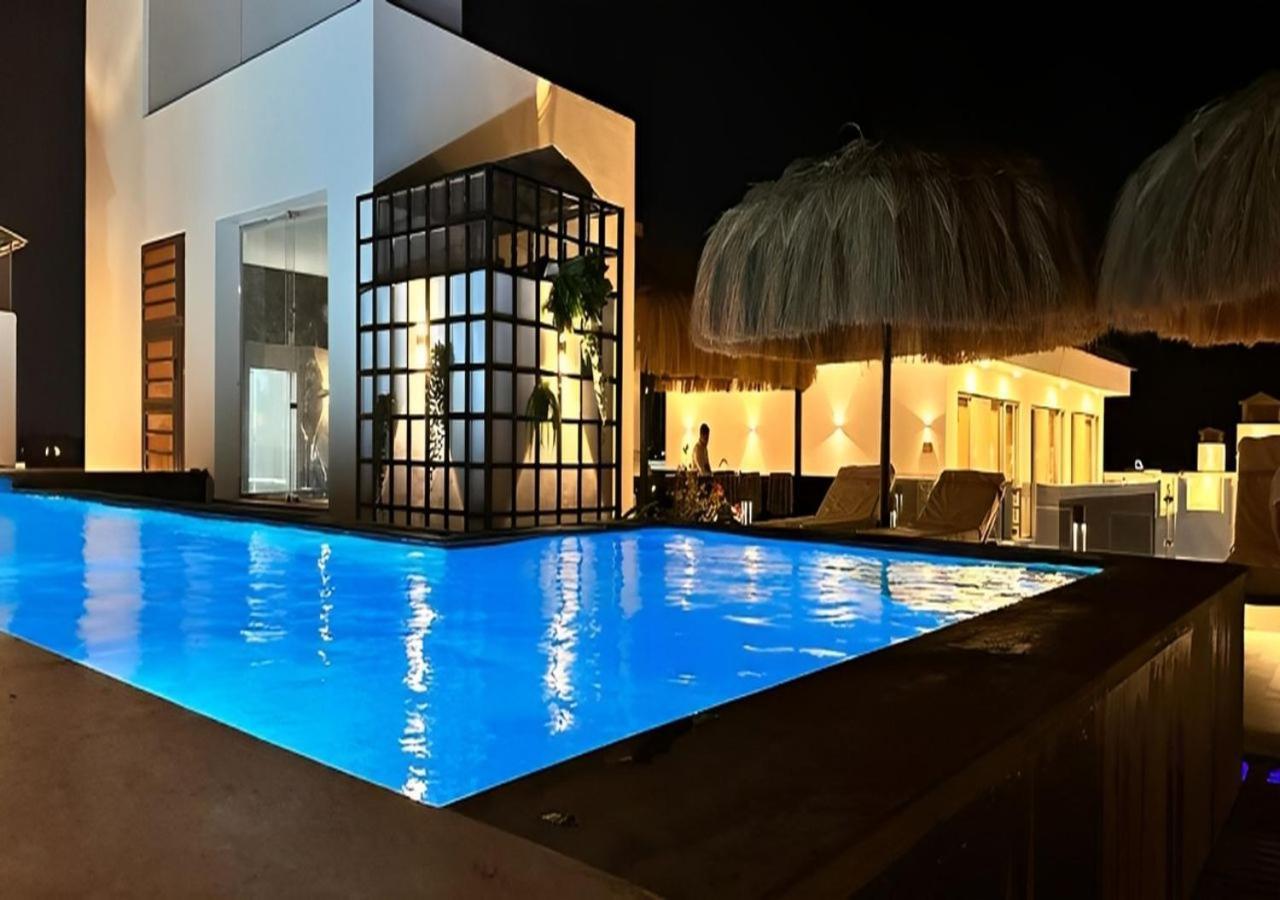 Sanctuary Sunlit Hurghada Haven With 4 Pools, Rooftop Sunsets & Gourmet Bites Steps Away Buitenkant foto